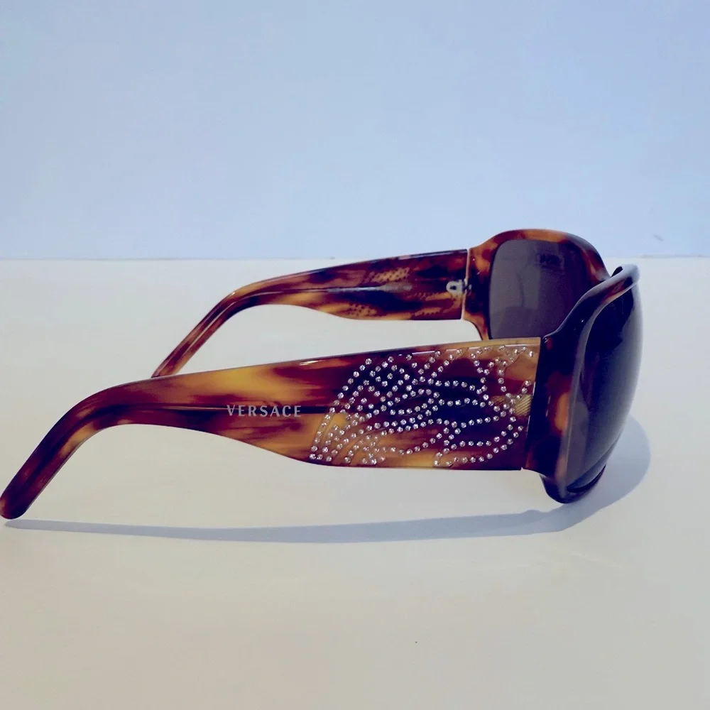 ๐ Authentic Versace Brown Sunglasses with Swaroski Crystals Details - Picture 4 of 11